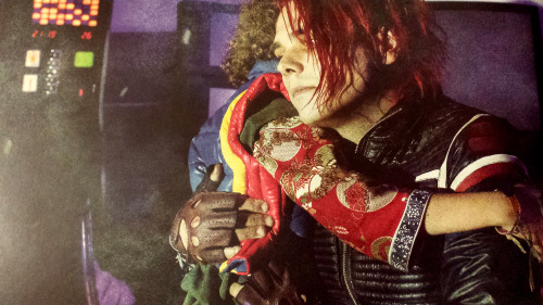 clashing-plaids:  Art is the Weapon 