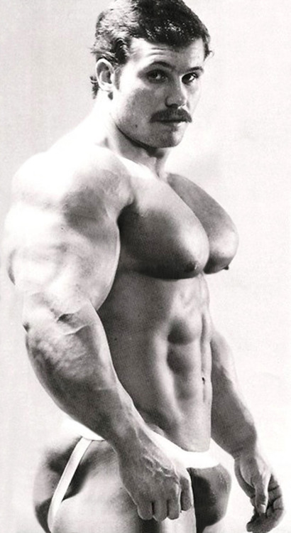 lixpex:  I can’t decide what I love most: the muscles, the posers, or the pornstache. 