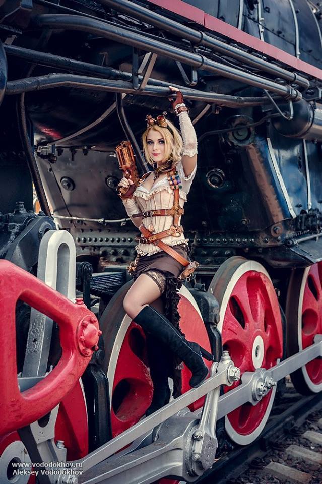 steampunktendencies:    Captain Irachka Cosplay     Fuuuuuuck