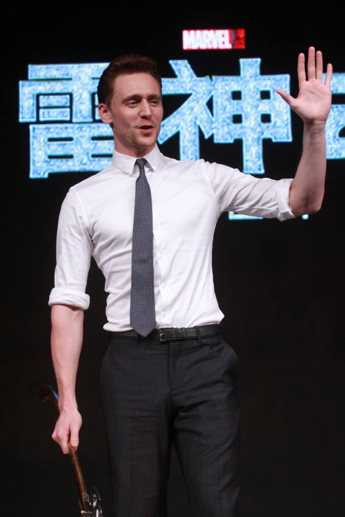 torrilla:  Tom Hiddleston attends ‘Thor: The Dark World’ press conference at Yintai Centre on October 11, 2013 in Beijing, China [HQ] 