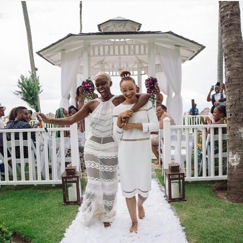 jeniphyer:  lesbianfemmes:  Came across their wedding pictures on Lulu.sofie (instagram) and immediately fell in love with them    how beautiful!