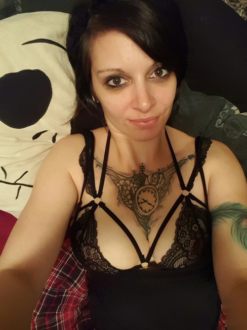 spklygothunicorn:  First time finally wearing this adorable bra!