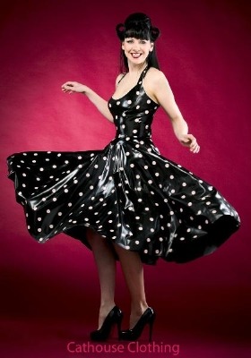 shiny-passions:  Latex http://latex-passion.blogspot.com/