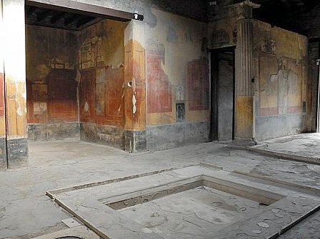 via-appia: Atrium, house of Menander, Pompeii. Please take note of the Lararium (middle set left): m