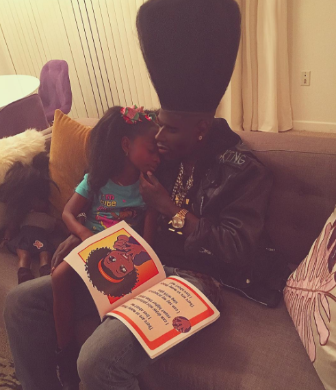 this-is-life-actually:  Instagram star Benny Harlem is changing the way we talk about fatherhoodLos Angeles-based artist Benny Harlem has skyrocketed to internet stardom thanks to his iconic photo shoots with his 6-year-old daughter, Jaxyn. His online