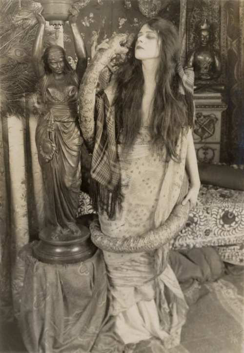 julia-loves-bette-davis: Theda Bara 〡 The Serpent, 1916