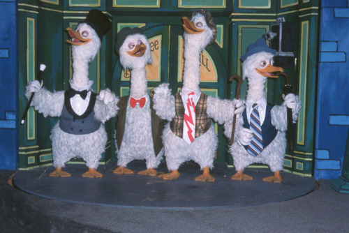  Photos of some of the animatronics in America Sings Act 4 – Modern Times. Photos taken by George Sh