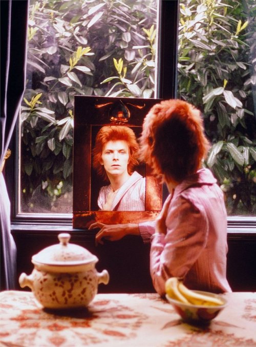 therealmickrock: “I experienced David Bowie above all as a piece of living artwork, constantly modul