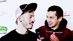 wells-jaha:  josh and tyler being sickeningly cute (っ･ω･)っ 
