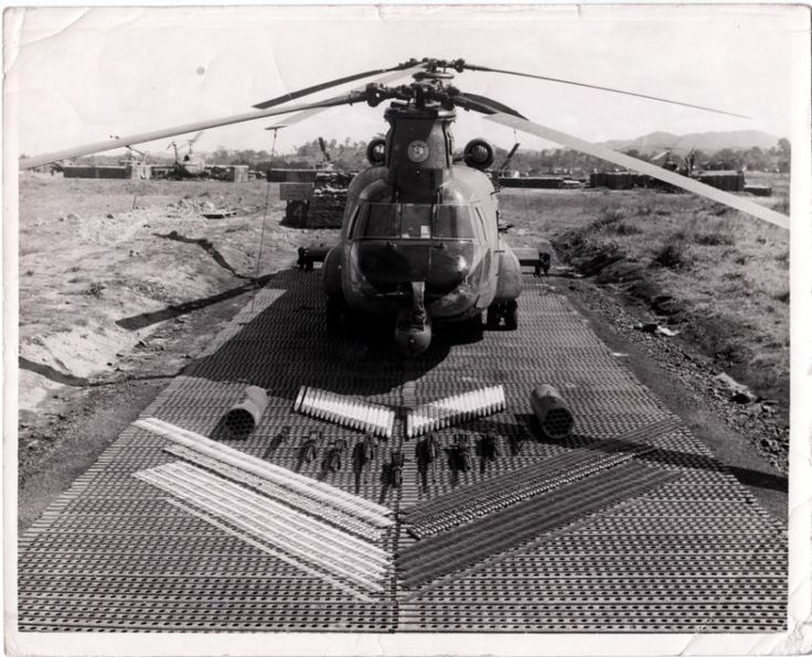 enrique262:  Boeing ACH-47A “Guns A Go-Go“ experimental gunship helicopter. 