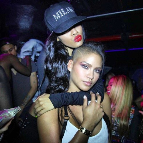 kiss-meyou-fool:  x 