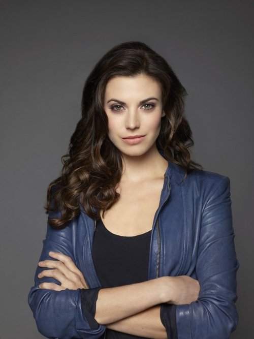 Cute girl of the day is Meghan Ory!