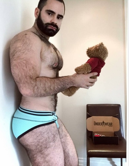 hairy-men-to-share: Alexis JV  518. Alexis Jacobo in 2.6