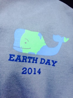 bowtiesandvines:  Look at the shirts we made for AP environmental science🐳 