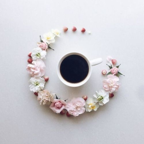 culturenlifestyle:Artist Who Combines Beautiful Flowers and Coffee in Poetic CompositionsSawa, who i