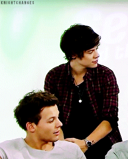 Harry: (listening To Zayn Compliment Him)