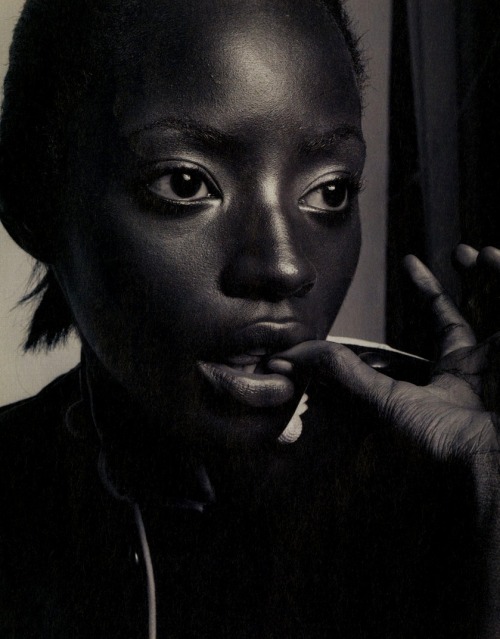 labsinthe:  Kiara Kabukuru photographed by Craig McDean for i-D 1995 
