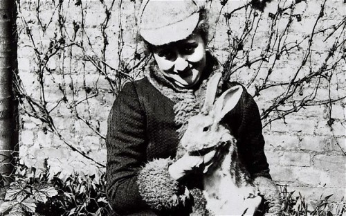 webofhistory:  Beatrix Potter and Peter Rabbit (ca. 1910’s) 