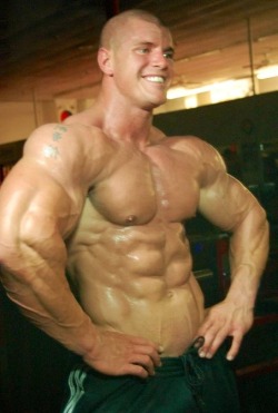 musclelover:  image from waderpeter See tonnes more #muscle from hot #bodybuilders @ www.rexterz.com