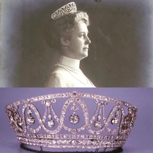 This gold and platinum tiara is adorned with 367 diamonds and has been valued at about $1.31 million