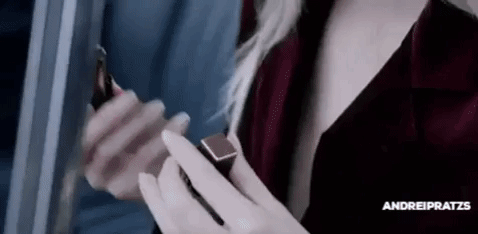 taramysweetlove: andreipratzs:  Give a woman the right lipstick and she can conquer the world !!!!! 