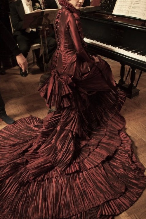 Sex colorofdelusion:  Costumes in Crimson Peak pictures