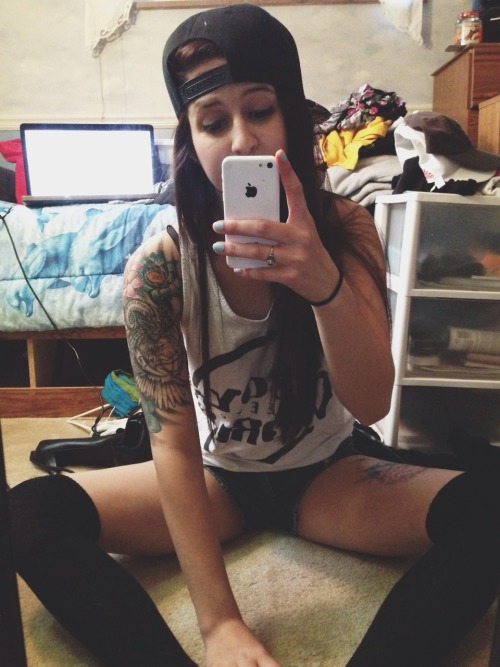 hefuckin:  bewwbs:  save me  love me 