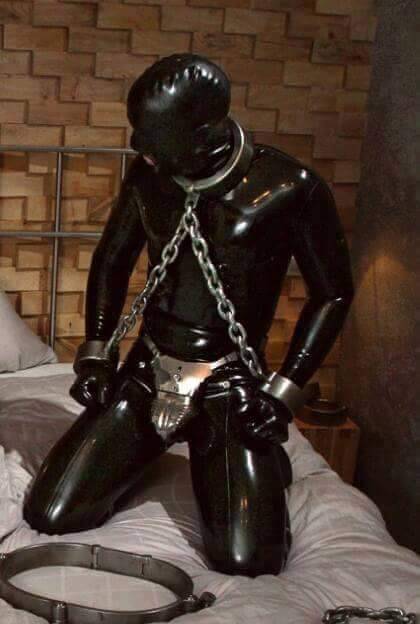 leatherdog - “Yes Boy, I know that the shackles are very massive...