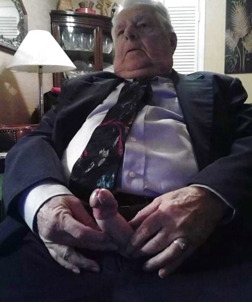 Good looking grandpa, i wanna suck your cock.