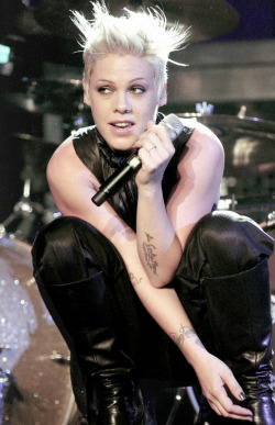 pink-and-avril-ismypride:  credits photo: