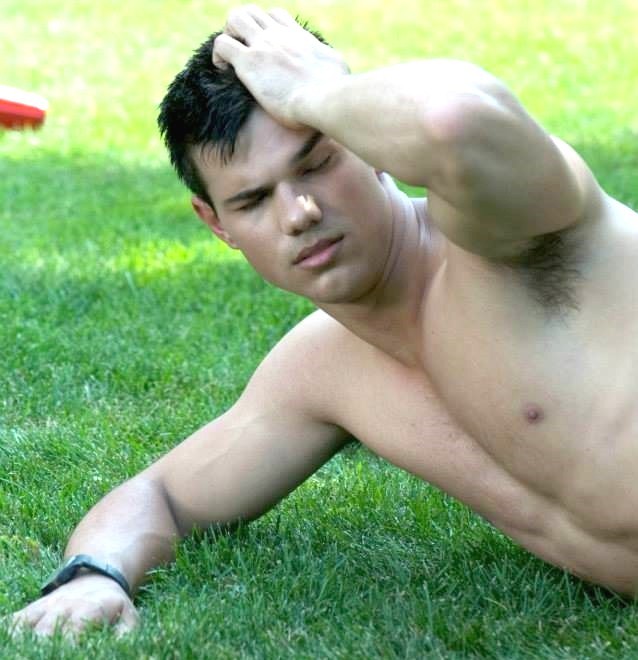 celebpits:  Taylor Lautner