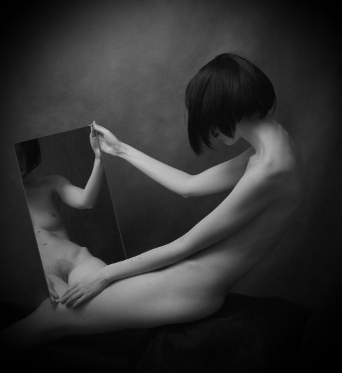 eloizainthewoods:  In The Mirror, Olga Matsaeva, 2011 