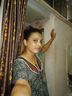 india-exotica:  amateur indian strips. Shows