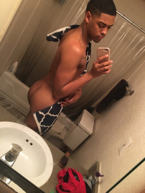 itsbabyybluee:  Shower Flow 💦😌