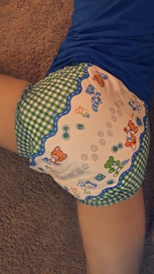 aballycakes:  littlespencedl:  I don’t post photos of me in diapers often but these new diapers are really cute so I had to!  I don’t reblog photos of boys in diapers but these pictures are really cute so I had to! 