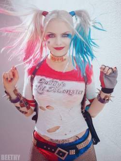 kamikame-cosplay:  Harley Quinn from Suicide