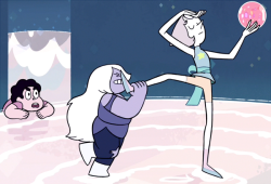 Steven looks so offended when Pearl kicks