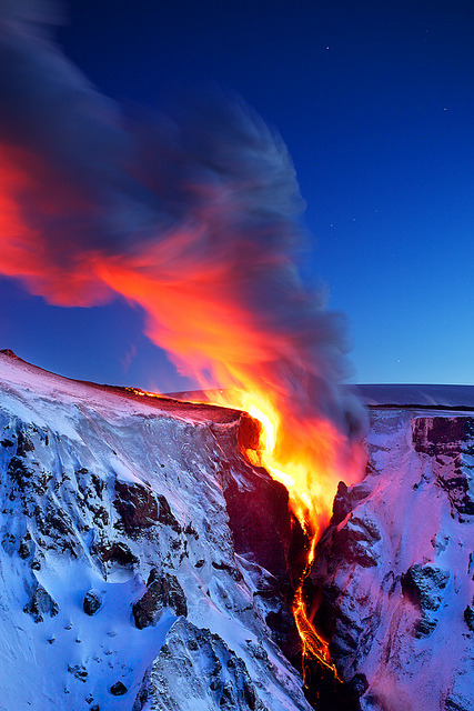 rhubarbes:  Lava Falls by Snorri Gunnarsson on Flickr.More Landscapes here.