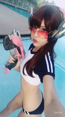 fluffywanwan:  D.va summer skin! I’m always sad they don’t give her enough skins so I make my own lol
