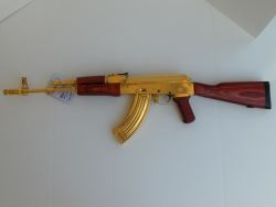 Weaponslover:  Romanian Ak-47 In 24 Carat Triple Plated Gold With “Russian Red”