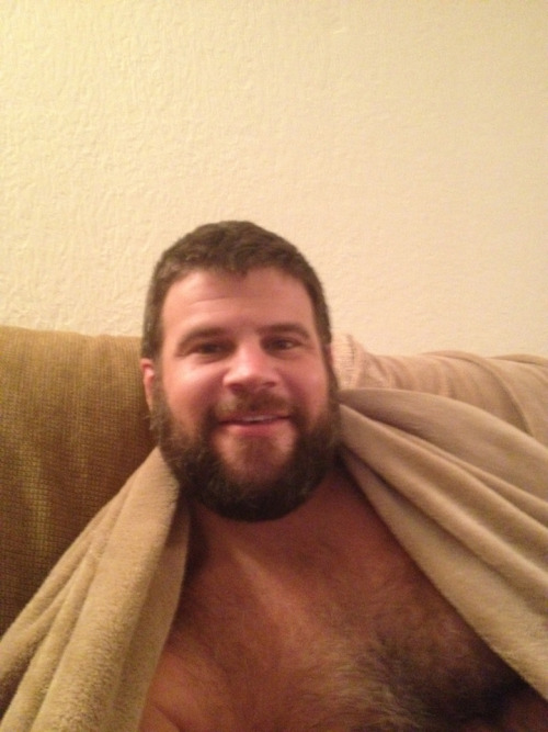 housebearsofatlanta: Hunk beautiful bear looks like so much.fun to lick his Asshole