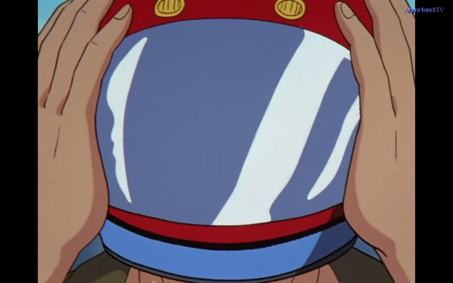 raccoongoon: he wears his fuckign sunglasses under the helmet