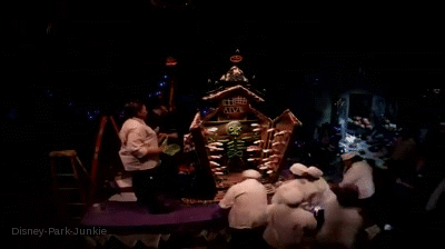 disney-park-junkie:Disneyland CA, Haunted Mansion Gingerbread House, 2014.☠