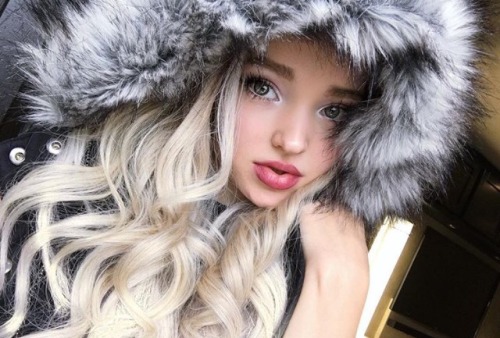 dovechloedescendants:Merry Christmas from the little Dragon