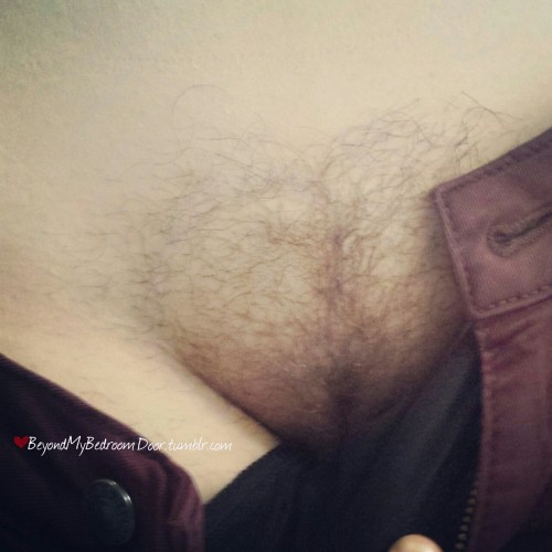 beyondmybedroomdoor:  chrisswift29:  beyondmybedroomdoor:  Happy Masturbation Monday ;) xoxo  You have a beautiful pussy  Why thank you! 😉