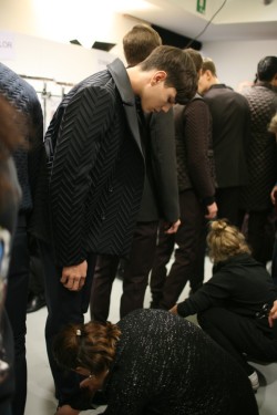 fuckyeahgarcons:  Simone Nobili luminous-venus:  Backstage at Calvin Klein Fall 2013 