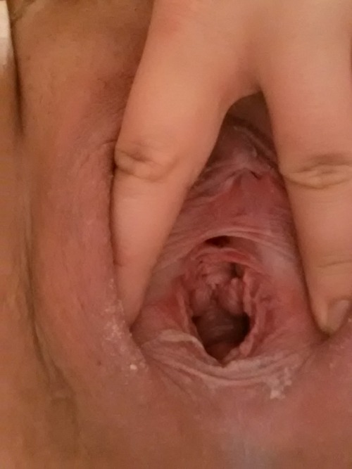 fisteeintraining:  Creamy, gaping hole ;) 