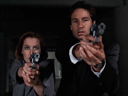 leonardbetts:Mulder and Scully’s complete and utter lack of personal space in season 3 of The 