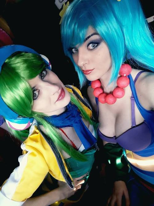 league-of-legends-sexy-girls:  Sona RivenMiss Fortune