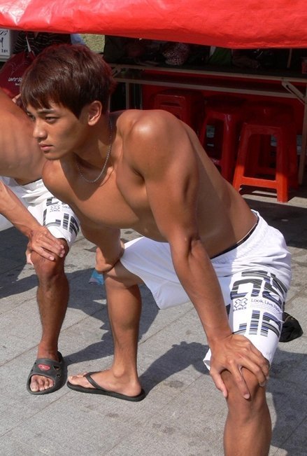 sionbra: koreanboner: 와씨 핵존잘 민소매 짧은바지 시바류ㅜㅠ 개꼴